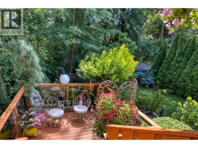 517 AILSA Avenue | Port Moody British Columbia | Slide Image Thirty