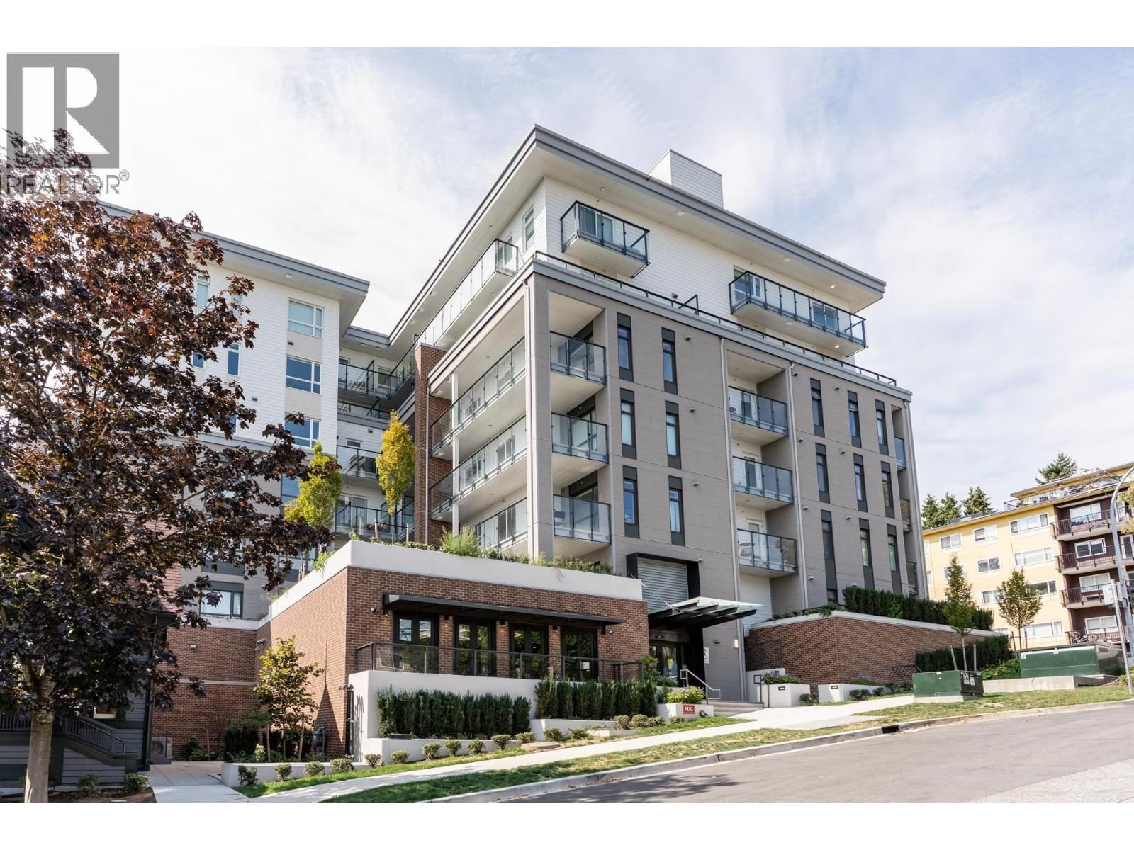 82 FIRST Street, New Westminster, British Columbia V3L 0L8