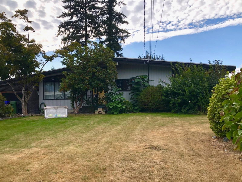 10125 FAIRVIEW Drive Chilliwack British Columbia, V2P 5J3 - 5 Bedrooms Home For Sale