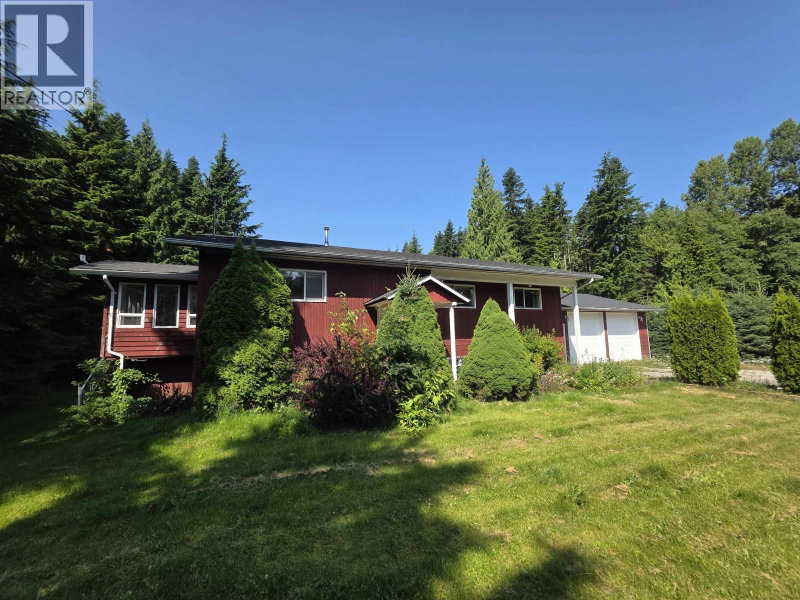 2421 KROYER Street Terrace British Columbia, V8G 0G2 - 5 Bedrooms Home For Sale