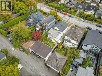 3587 TRIUMPH Street | Vancouver British Columbia | Slide Image Four