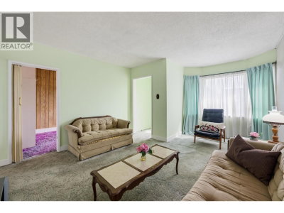 3587 TRIUMPH Street | Vancouver British Columbia | Slide Image Nine