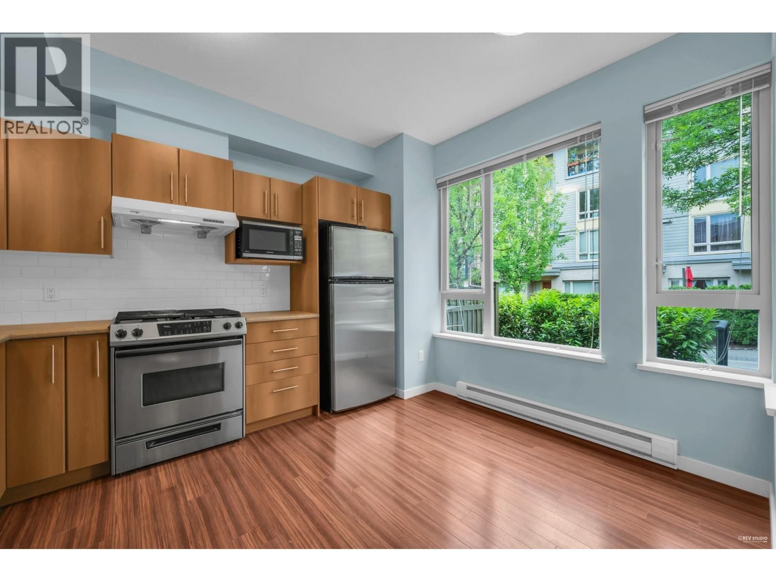 9229 UNIVERSITY Crescent, Burnaby, British Columbia V5A 4Z2