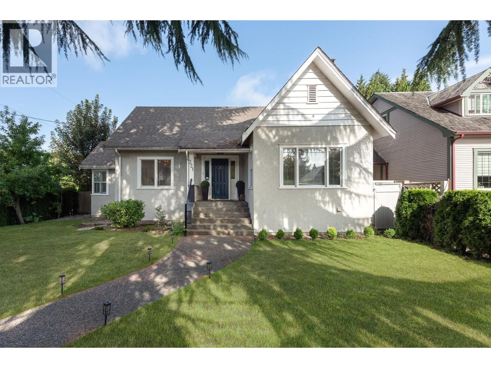 321 SIXTH Avenue, New Hazelton, British Columbia V3L 1T7