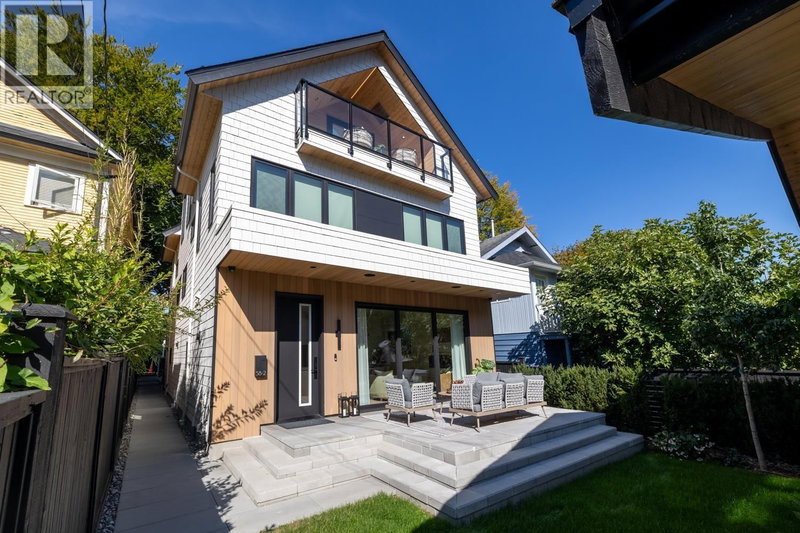 58 40TH Avenue Vancouver British Columbia, V5W 1L4 - 3 Bedrooms Condo For Sale