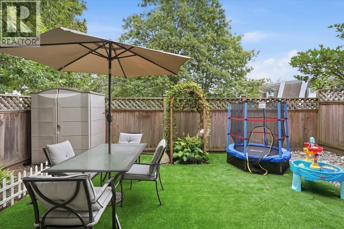 217 BEGIN Street, Coquitlam, British Columbia V3K 4V4