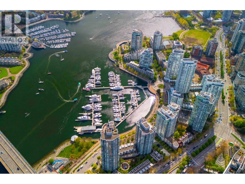 193 AQUARIUS Mews Vancouver British Columbia, V6Z 2Z2 - 2 Bedrooms Waterfront Condo For Sale
