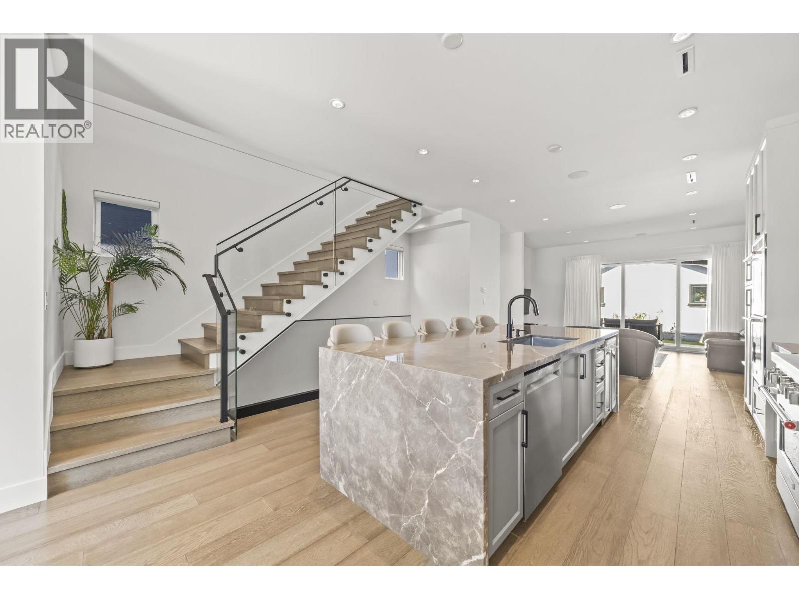 4347 GEORGIA Street, Burnaby, British Columbia V5C 2T9
