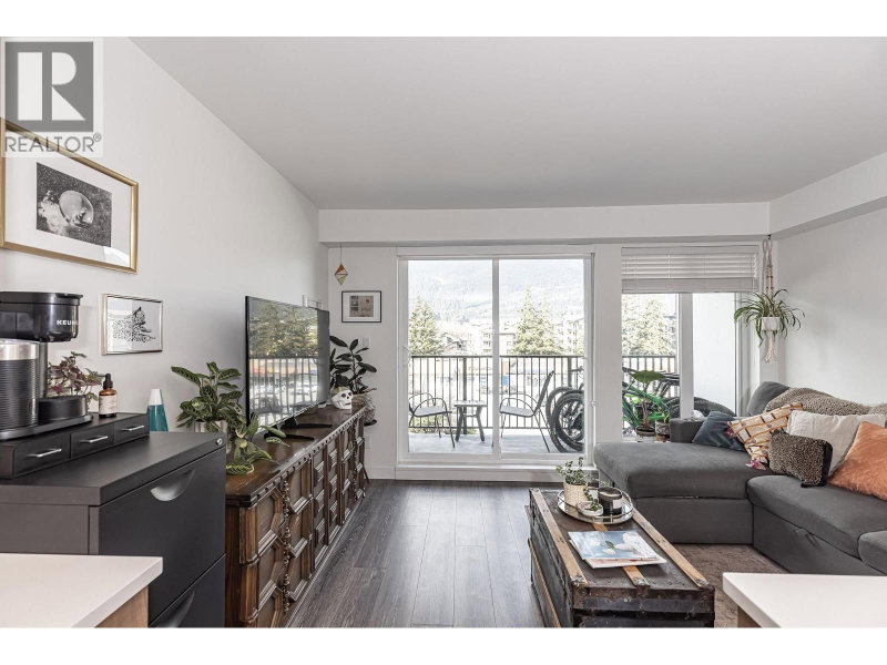 1365 PEMBERTON Avenue Squamish British Columbia, V8B 1B7 - 1 Bedroom Condo For Sale