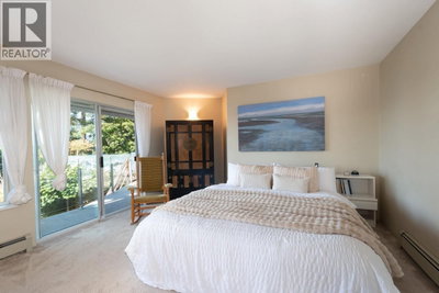 25 TIDEWATER Way | Lions Bay British Columbia | Slide Image Eleven