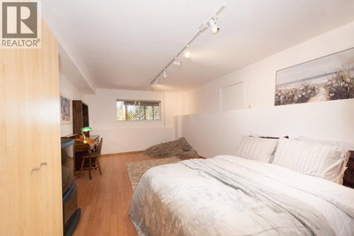 25 TIDEWATER Way | Lions Bay British Columbia | Slide Image Eighteen