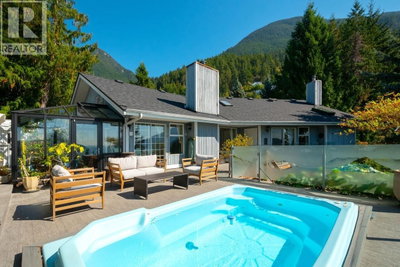 25 TIDEWATER Way | Lions Bay British Columbia | Slide Image Twenty-three