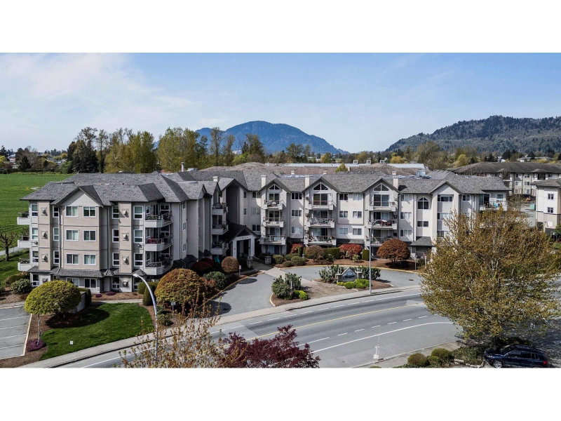 45520 KNIGHT Road Chilliwack British Columbia, V2R 3Z2 - 2 Bedrooms Condo For Sale