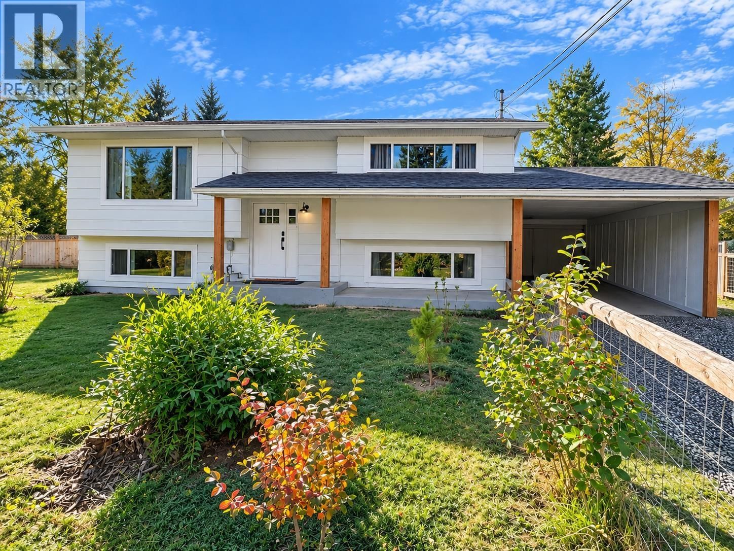 6494 GREY Crescent, Horse Lake, British Columbia V0K 2E3