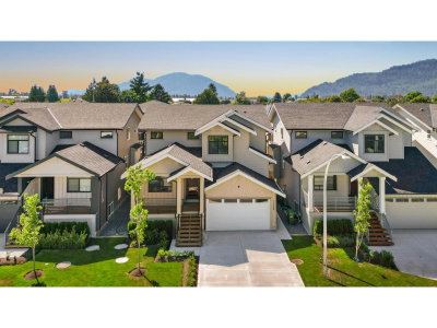 7139 ELWOOD Drive | Chilliwack British Columbia | Slide Image Three
