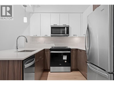 22562 121 Avenue | Maple Ridge British Columbia | Slide Image Four