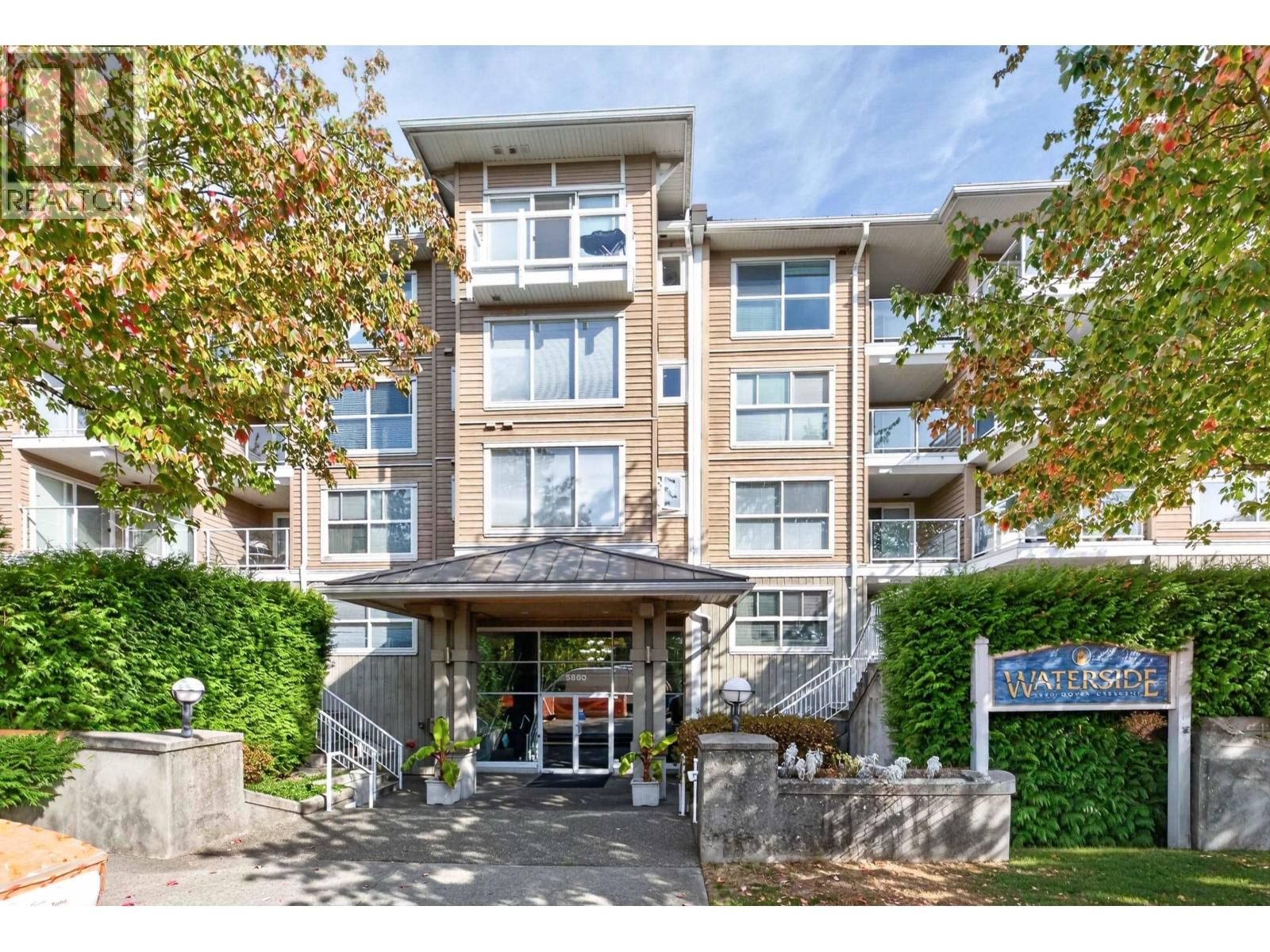 5880 DOVER Crescent, Richmond, British Columbia V7C 5P5