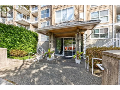 5880 DOVER Crescent | Richmond British Columbia | Slide Image Three