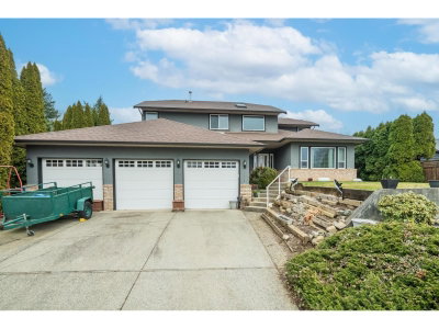 2237 MOUNTAIN Drive | Abbotsford British Columbia | Slide Image One