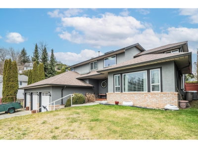 2237 MOUNTAIN Drive | Abbotsford British Columbia | Slide Image Eight