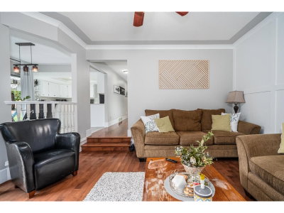 2237 MOUNTAIN Drive | Abbotsford British Columbia | Slide Image Nine
