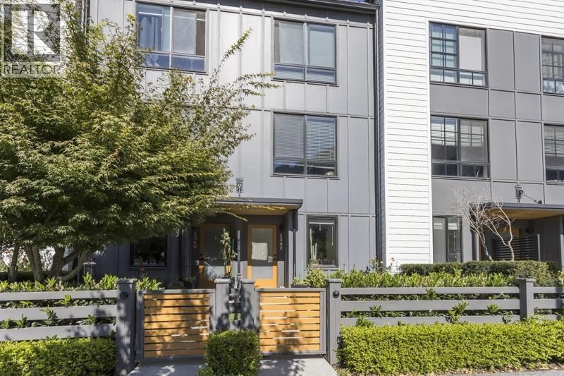 1342 HALYARD Place Squamish British Columbia, V8B 2A1 - 2 Bedrooms Condo For Sale