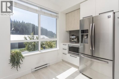 1342 HALYARD Place | Squamish British Columbia | Slide Image Nine