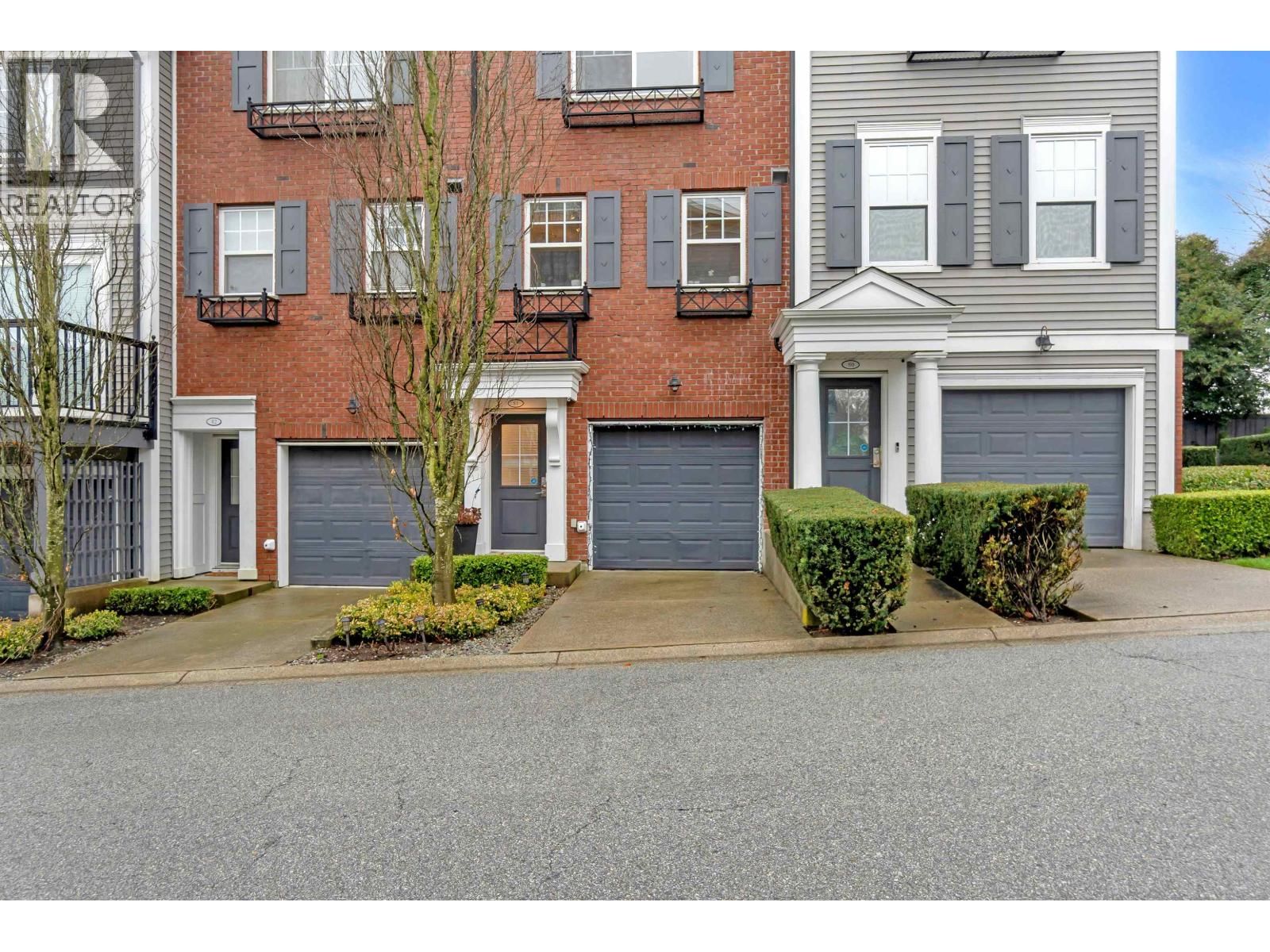 688 EDGAR Avenue, Coquitlam, British Columbia V3K 0A5