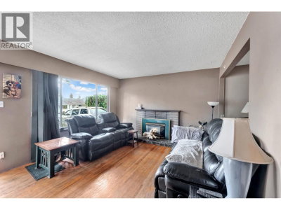 24931 121 Avenue | Maple Ridge British Columbia | Slide Image Three