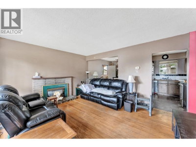 24931 121 Avenue | Maple Ridge British Columbia | Slide Image Four