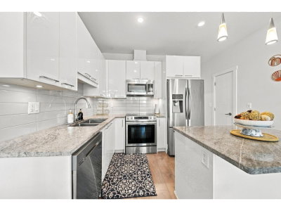 20696 EASTLEIGH Crescent | Langley British Columbia | Slide Image Four
