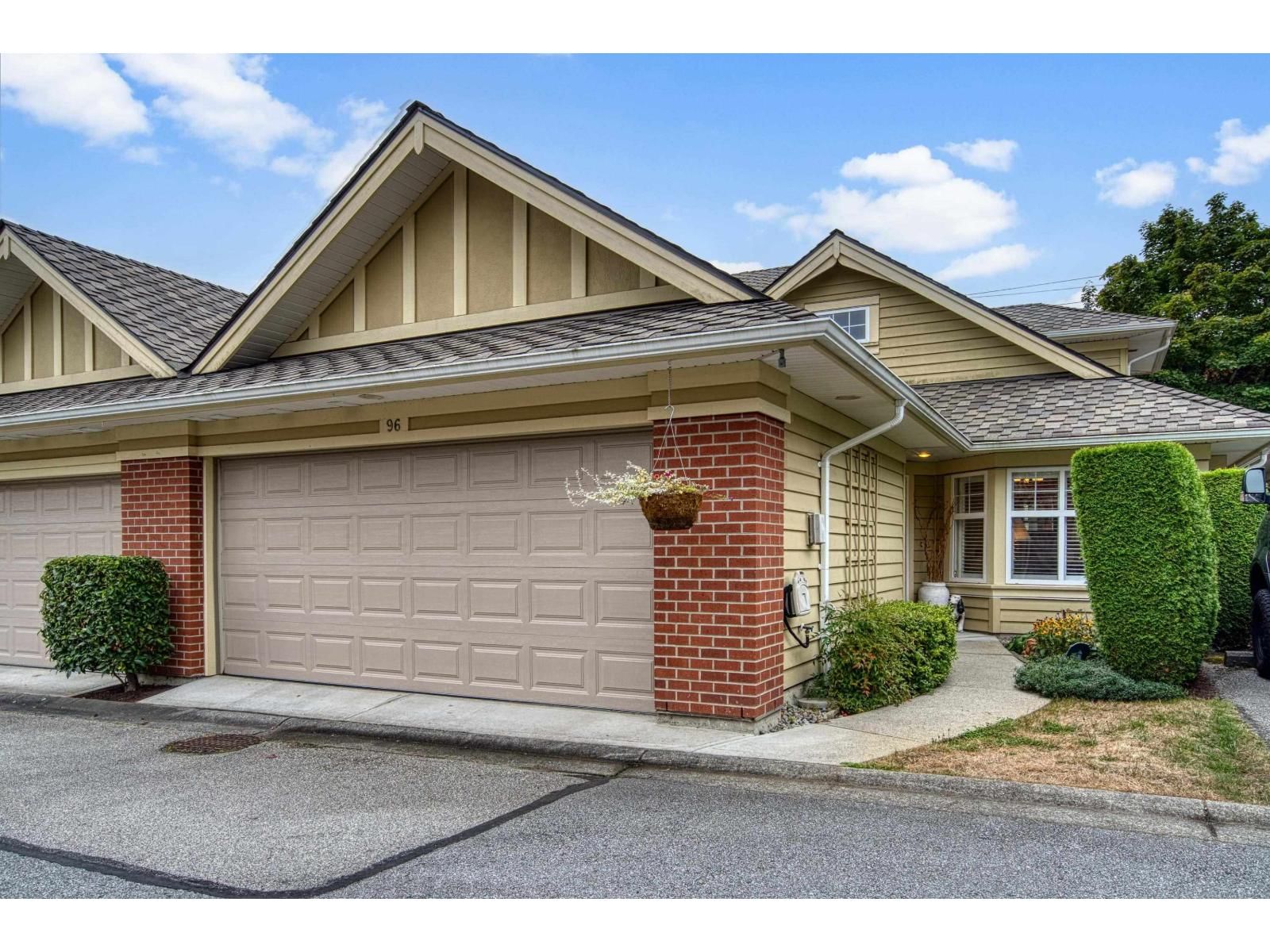15500 ROSEMARY HEIGHTS Crescent, Surrey, British Columbia V3Z 0K1
