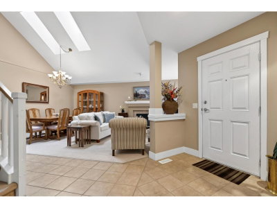 15500 ROSEMARY HEIGHTS Crescent | Surrey British Columbia | Slide Image Five