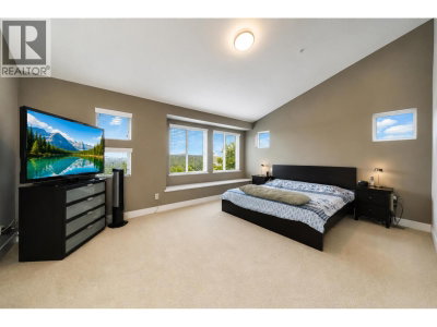10499 MCEACHERN Street | Maple Ridge British Columbia | Slide Image Twenty