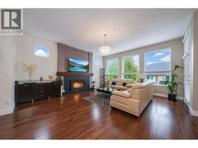 10499 MCEACHERN Street | Maple Ridge British Columbia | Slide Image Seven