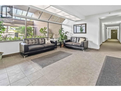 460 WESTVIEW Street | Coquitlam British Columbia | Slide Image Seven