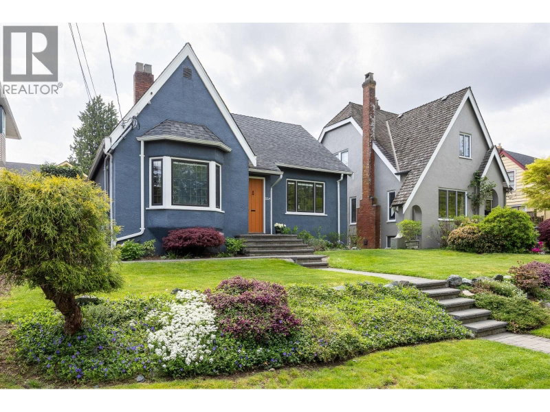 524 SECOND Street New Westminster British Columbia, V3L 2M3 - 5 Bedrooms Home For Sale