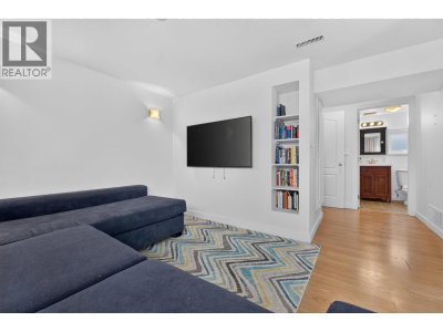 2218 11TH Avenue | Vancouver British Columbia | Slide Image Twenty-three