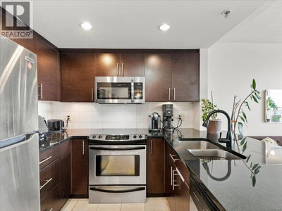 555 DELESTRE Avenue | Coquitlam British Columbia | Slide Image Six