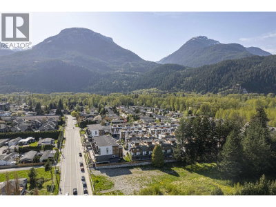 39767 GOVERNMENT Road | Squamish British Columbia | Slide Image Fifteen
