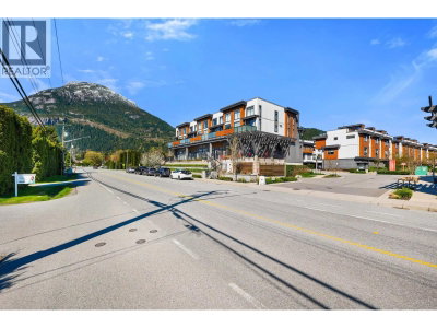 39767 GOVERNMENT Road | Squamish British Columbia | Slide Image Eleven