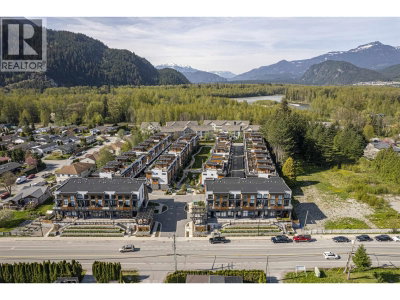 39767 GOVERNMENT Road | Squamish British Columbia | Slide Image Fourteen