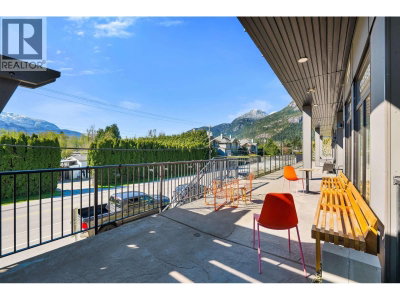 39767 GOVERNMENT Road | Squamish British Columbia | Slide Image Nine