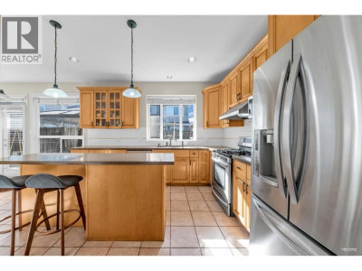 9171 PAULESHIN Crescent | Richmond British Columbia | Slide Image Eight