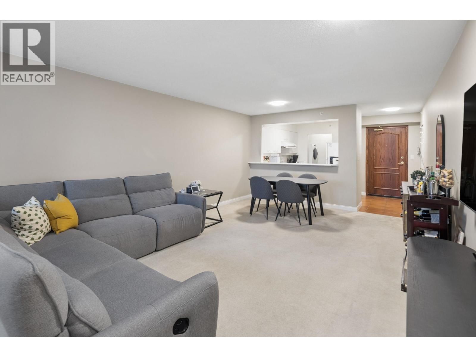 7380 ELMBRIDGE Way, Richmond, British Columbia V6X 4A1