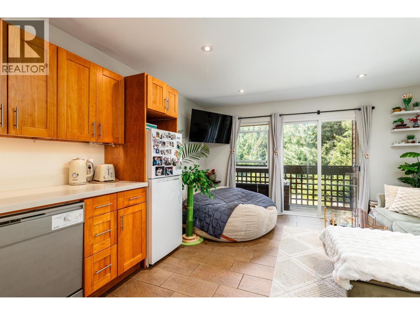 7 7001 NESTERS Road property photo