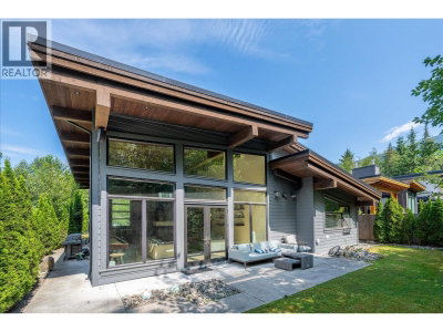 3324 MAMQUAM Road | Squamish British Columbia | Slide Image Thirty-three