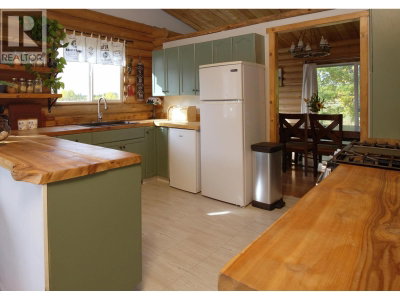 495 JACKPINE Road | 150 Mile House British Columbia | Slide Image Nine