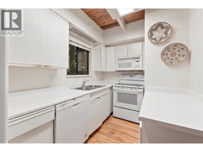 6533 BALSAM Way | Whistler British Columbia | Slide Image Eleven