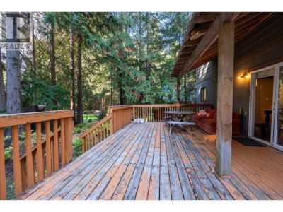 6533 BALSAM Way | Whistler British Columbia | Slide Image Nine